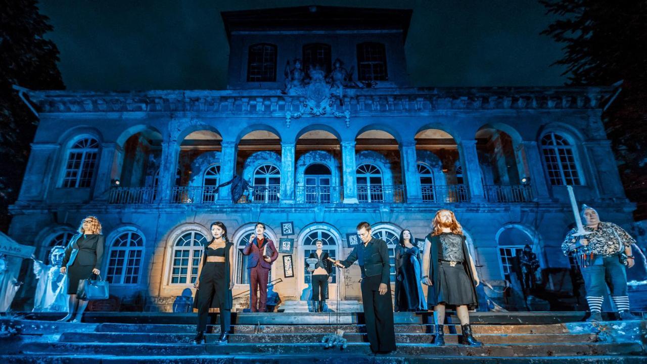 Understaytement Am Schloss Dresden Bagian luar foto